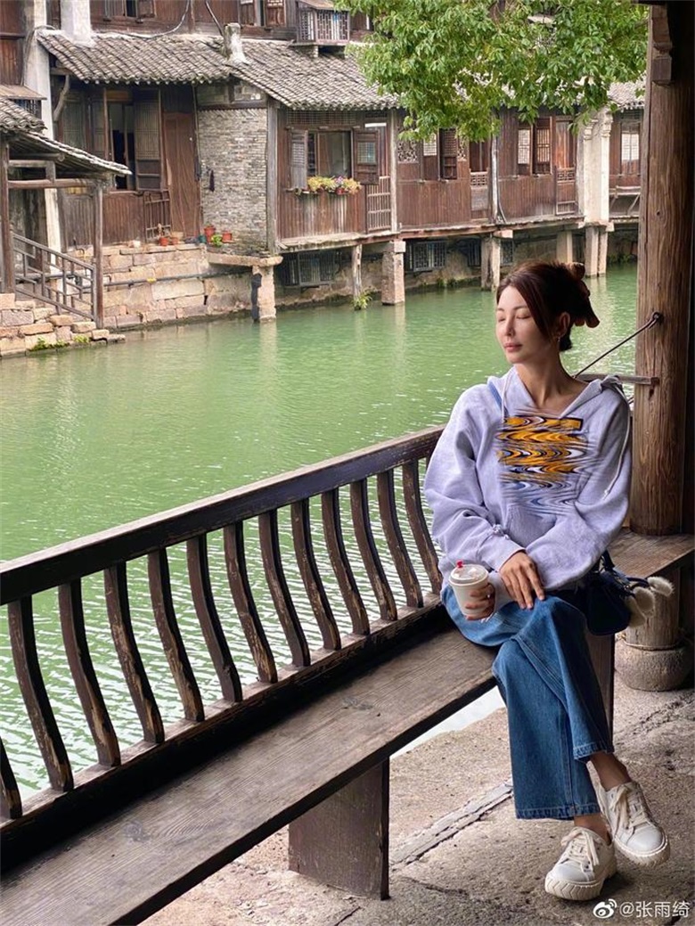 莲子心泡水功效大揭秘：养生保健必备良方
